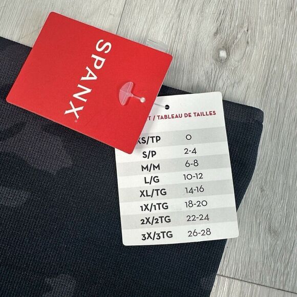 SPANX Look At Me Now Leggings Black Camo Women's Size Medium M/M FL3515 New - Picture 4 of 9